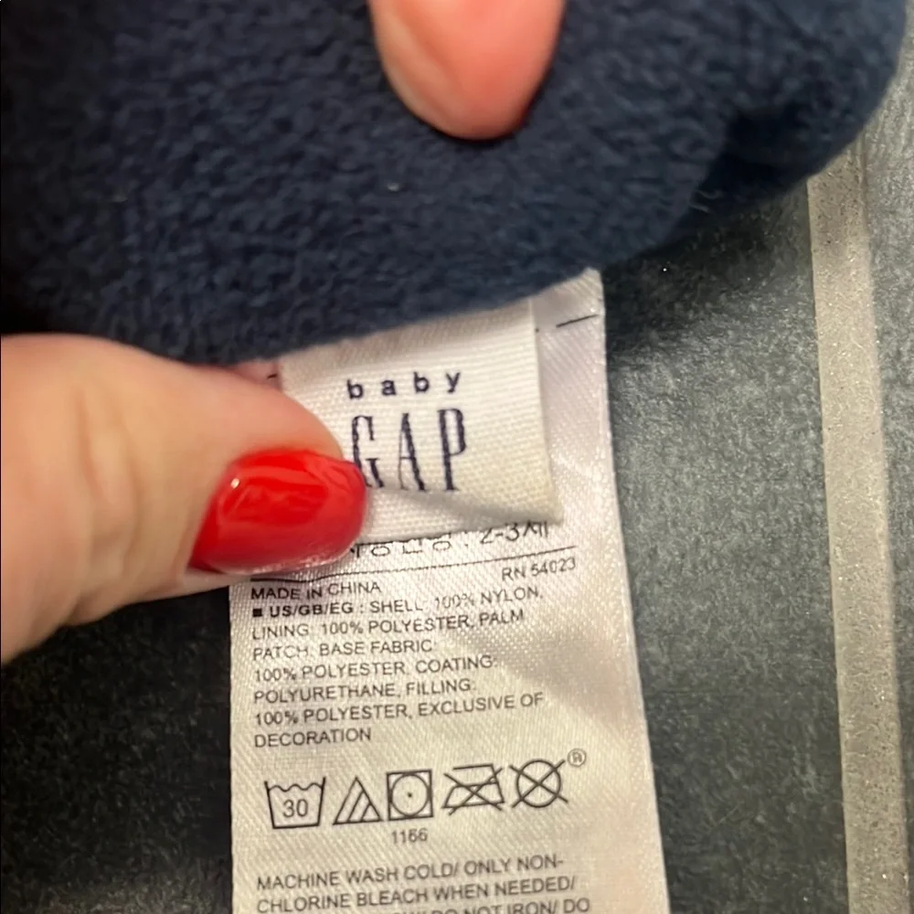 GAP toddler Navy Blue snow Mittens size s/m (2-3 years)